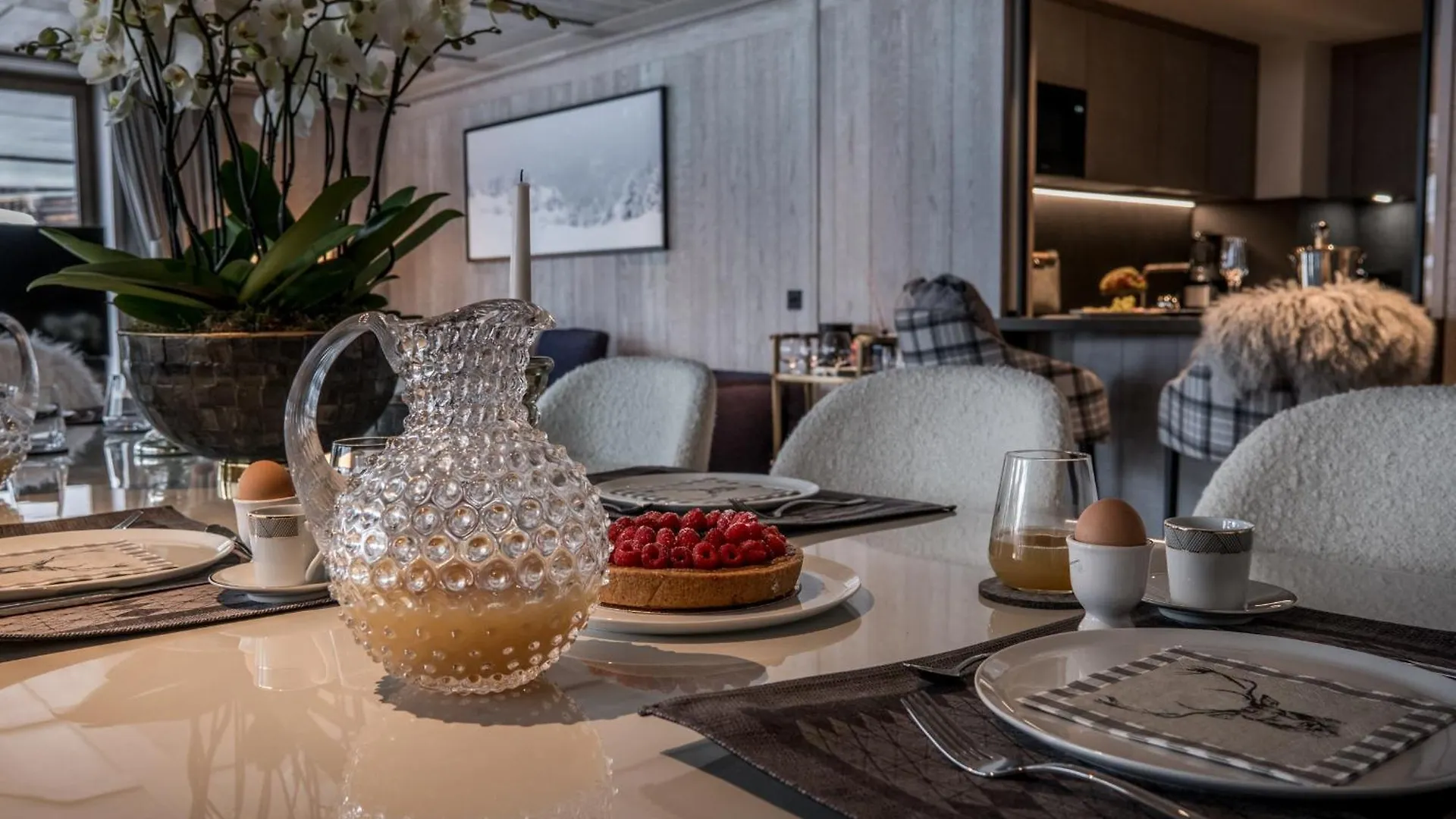 Appartement De Luxe A Courchevel: 5 Chambres, Terrasse Et Service De Conciergerie - Fr-1-613A-37 Apartment